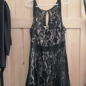 Torrid Nude underlay/Black lace overlay with flowers Dress Size 12